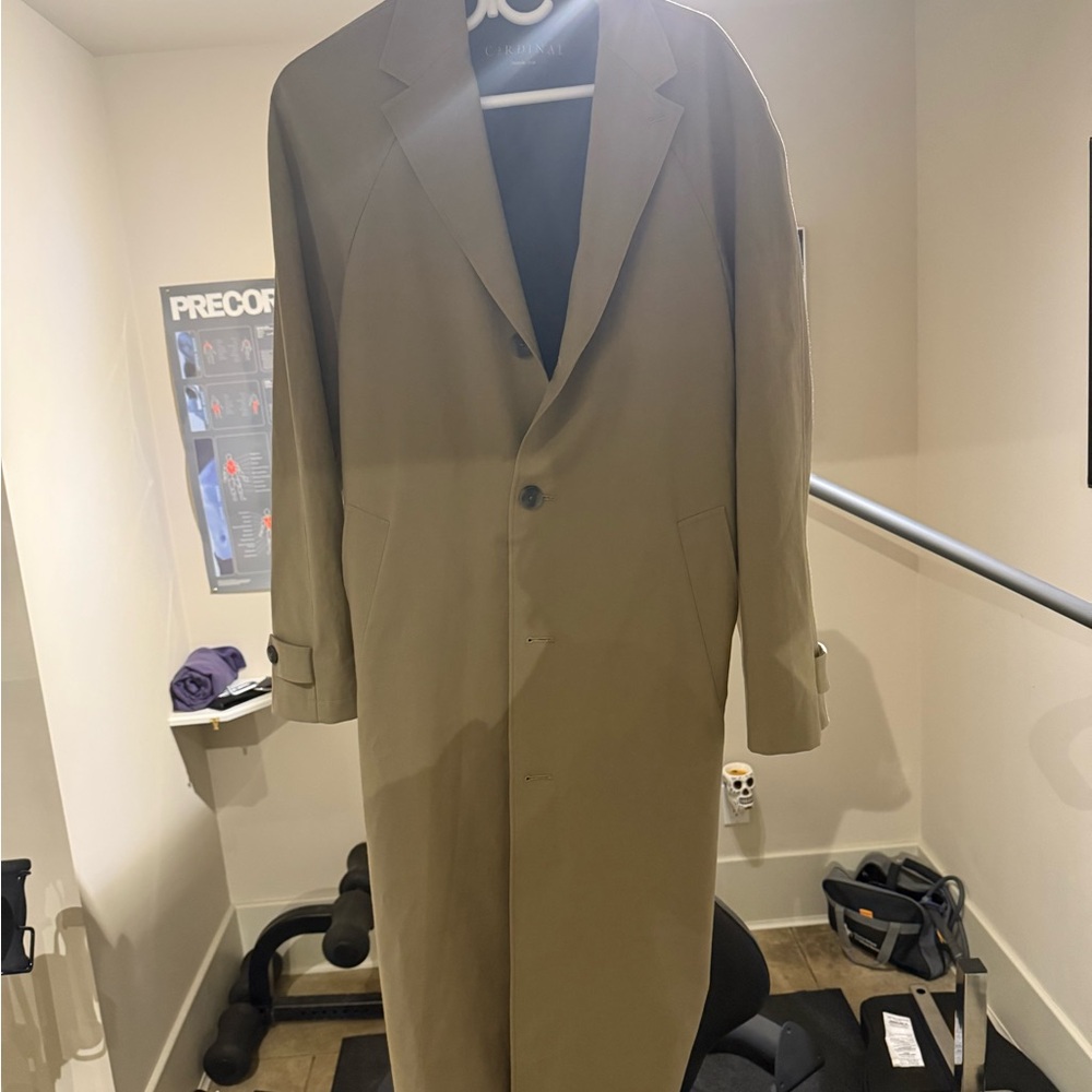 Tan Trench Coat with Notched Lapel and Tailored Silhouette